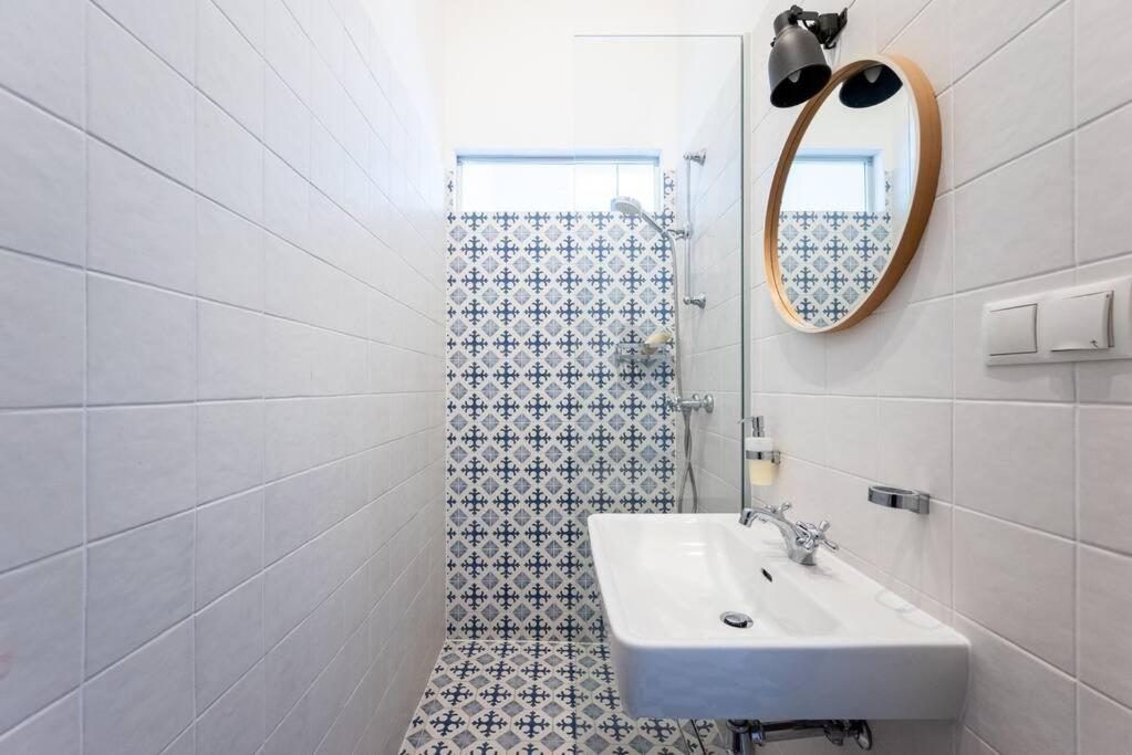 Ferienwohnung Lite 1Br Near Metro & Center By Hm Wien Exterior foto